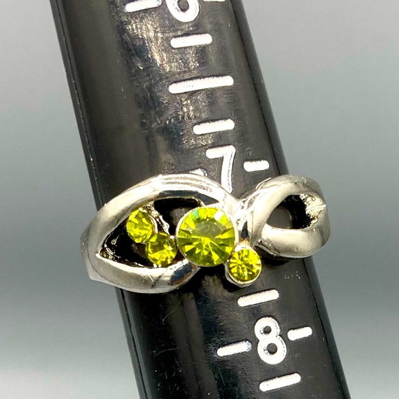 Freeform Fashion Ring with Green Crystal Accents - Picture 3 of 3